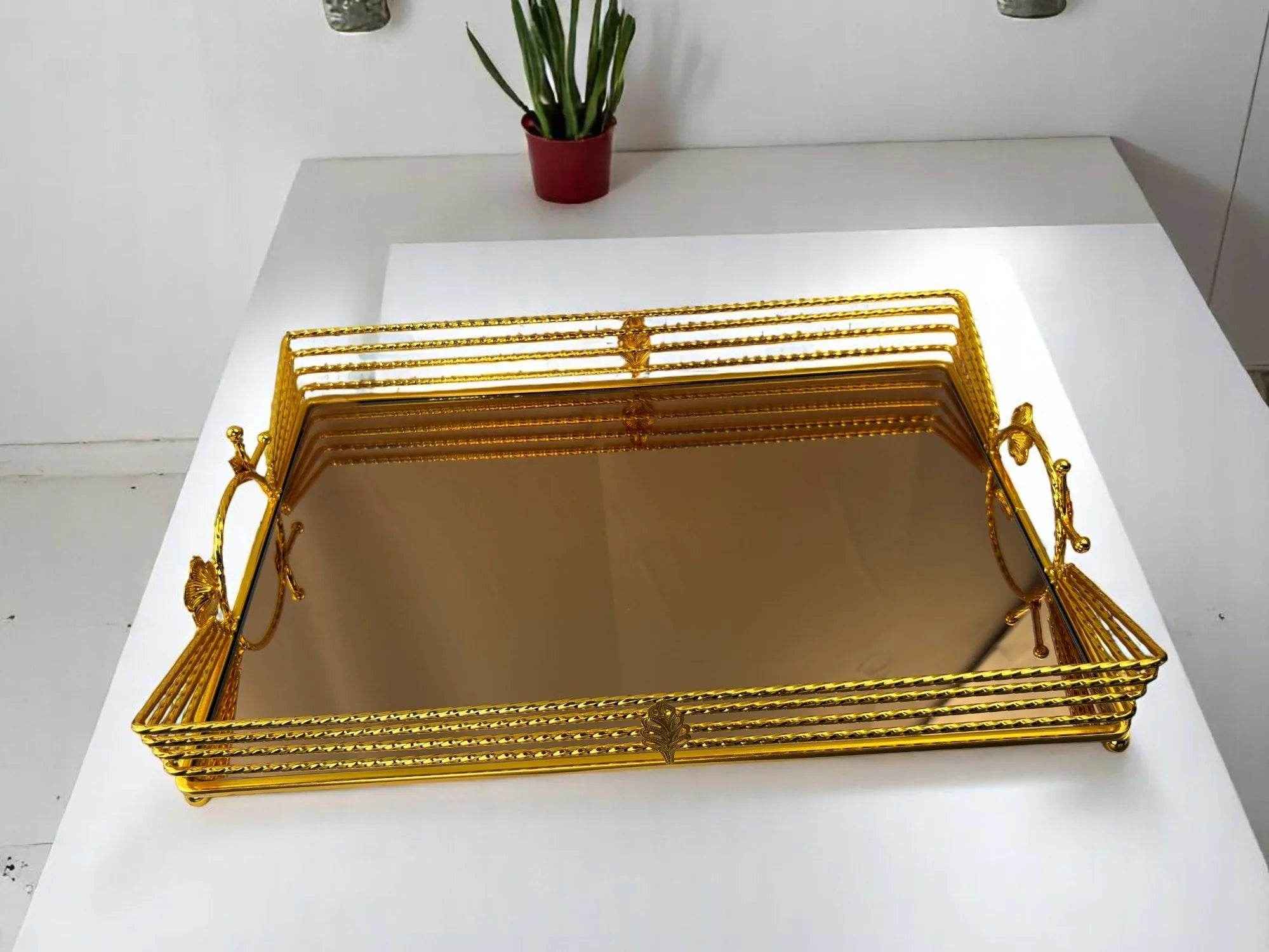 Bandeja de Vidro com Estrutura Dourada Pequena Alidolado - Alidolado