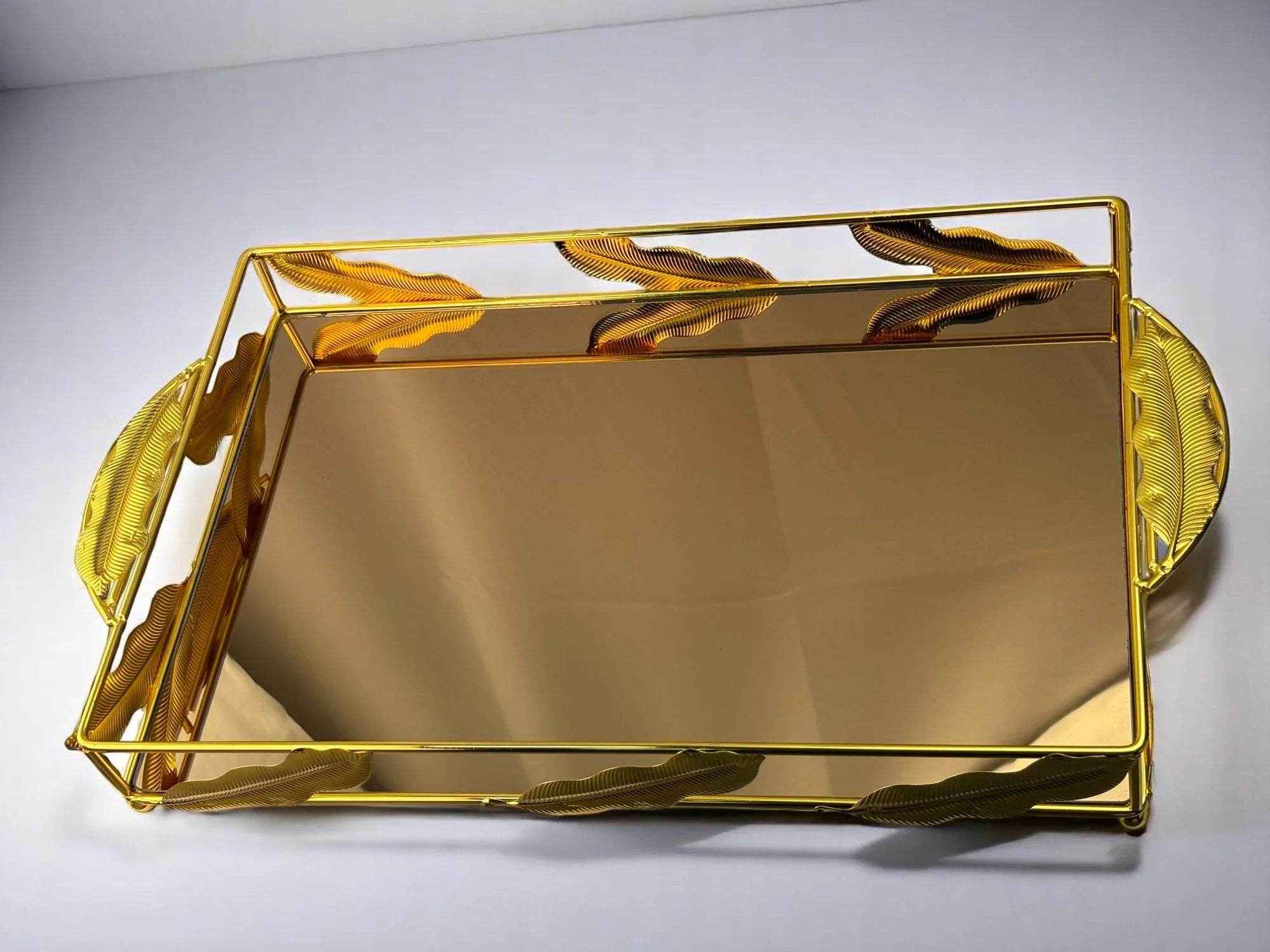 Bandeja de Vidro com Estrutura Dourada Alidolado - Alidolado