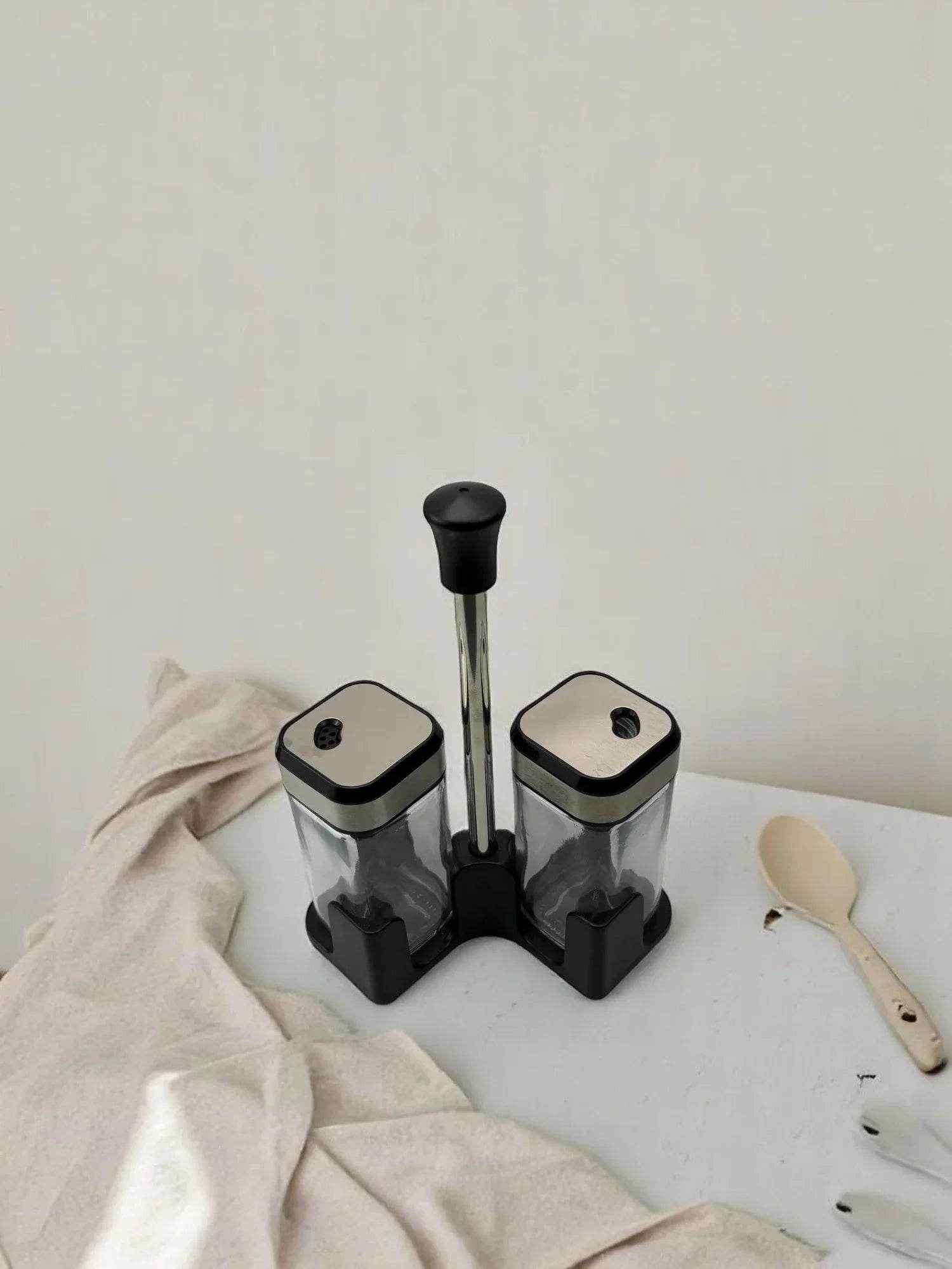 Conjunto de Saleiro e Pimenteiro com Suporte Alidolado - Alidolado