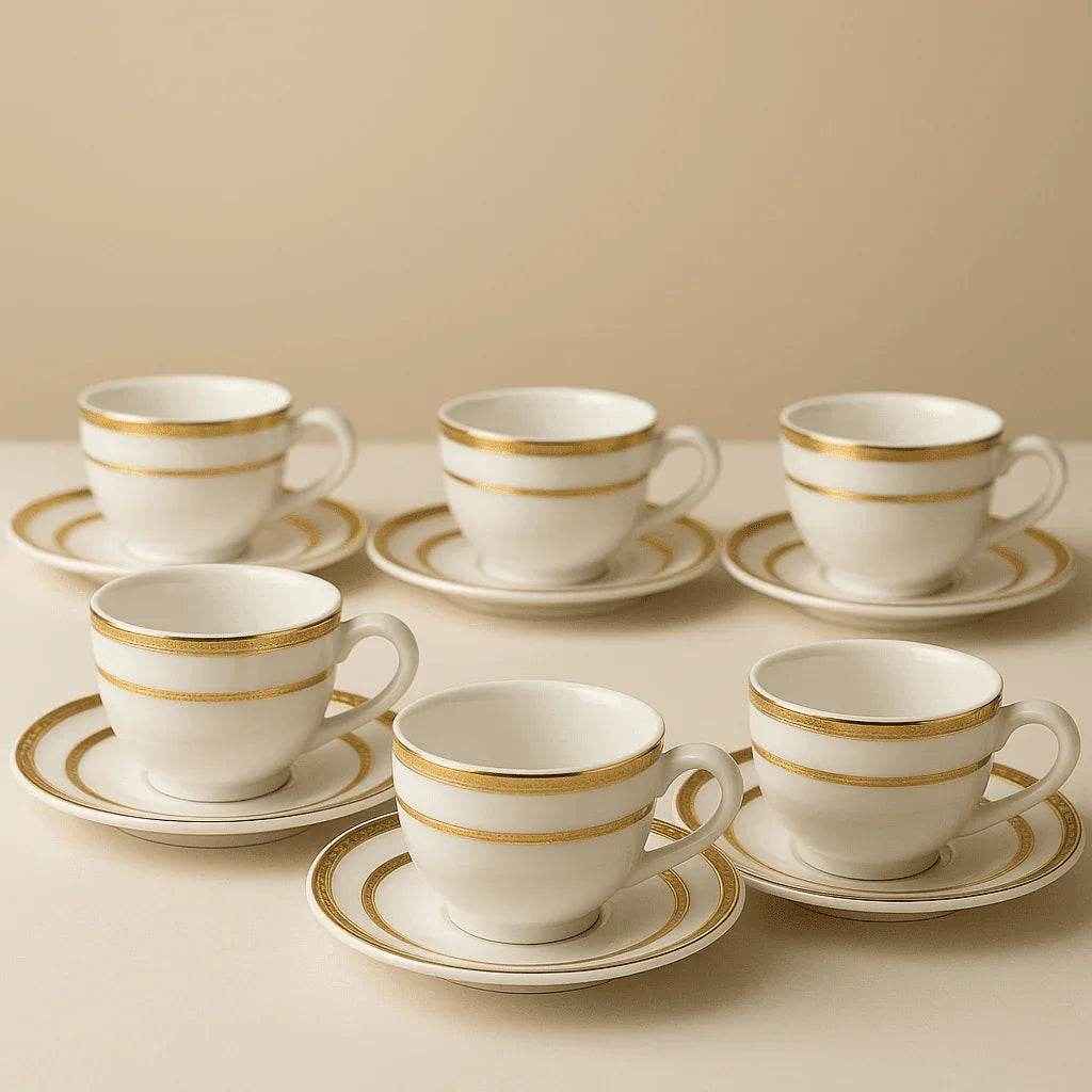 Xícara de Chá com Pires Branco e Dourado - Alidolado