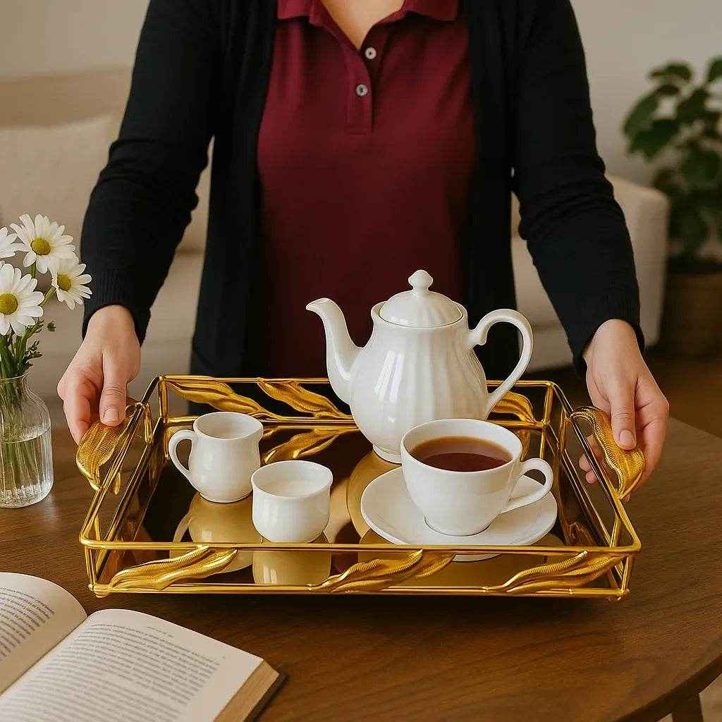 Bandeja de Vidro com Acabamento Dourado Luxo Alidolado - Alidolado