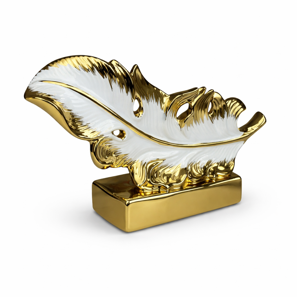 Escultura Decorativa Pena Branca com Base Dourada em Cerâmica