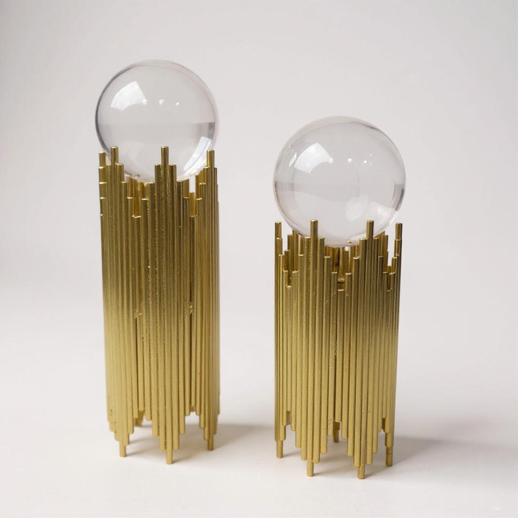 Escultura com Esfera de Vidro e Suporte em Ferro Dourado Alidolado