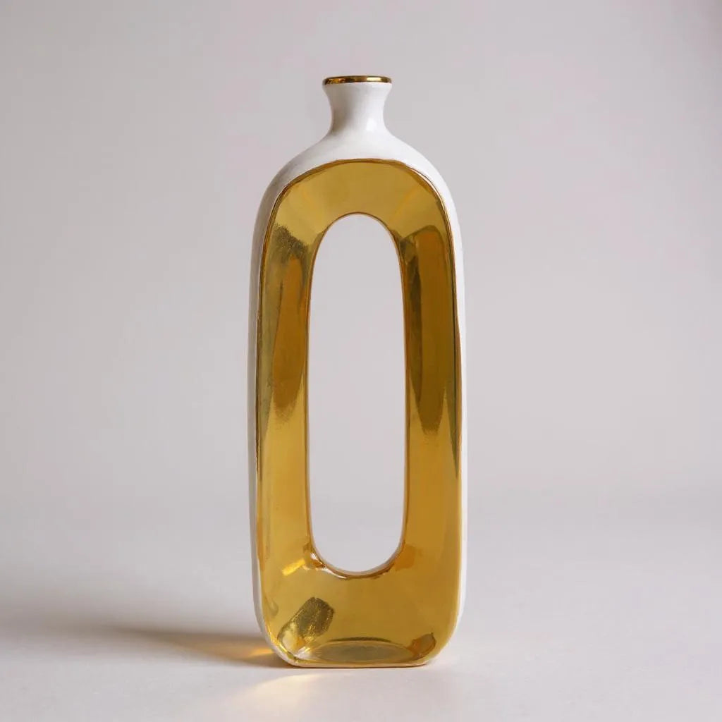 Vaso com Abertura Oval e Detalhes Dourados Alidolado