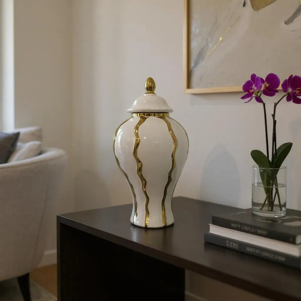 Pote Decorativo com Tampa e Detalhes Dourados Alidolado