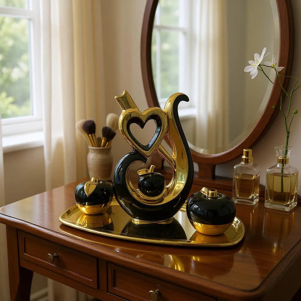Conjunto Decorativo com Maçãs e Coração Dourado Preto Alidolado
