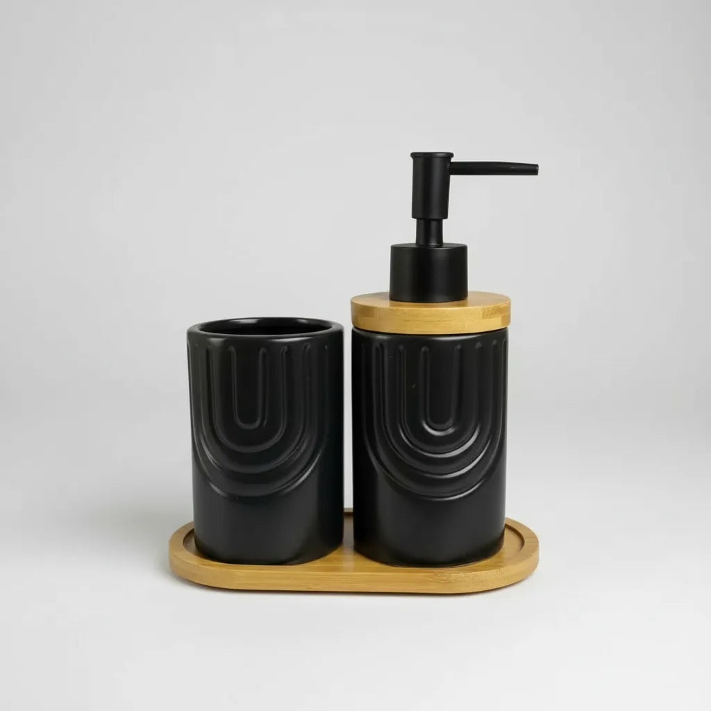 Conjunto de Banheiro Cerâmico Branco com Dourado e Bandeja de Bambu 2 Peças