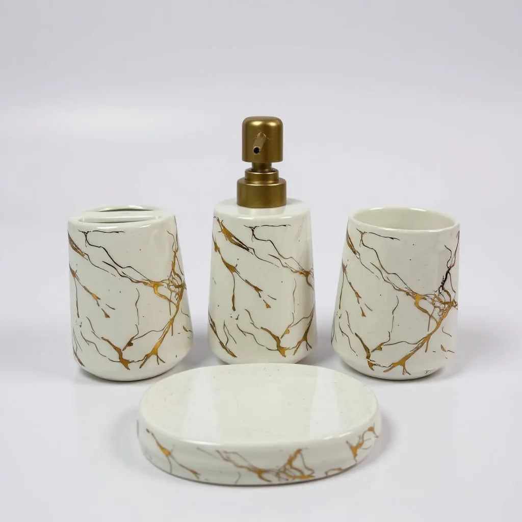 Conjunto de Banheiro Cerâmica Branco com Dourado Alidolado