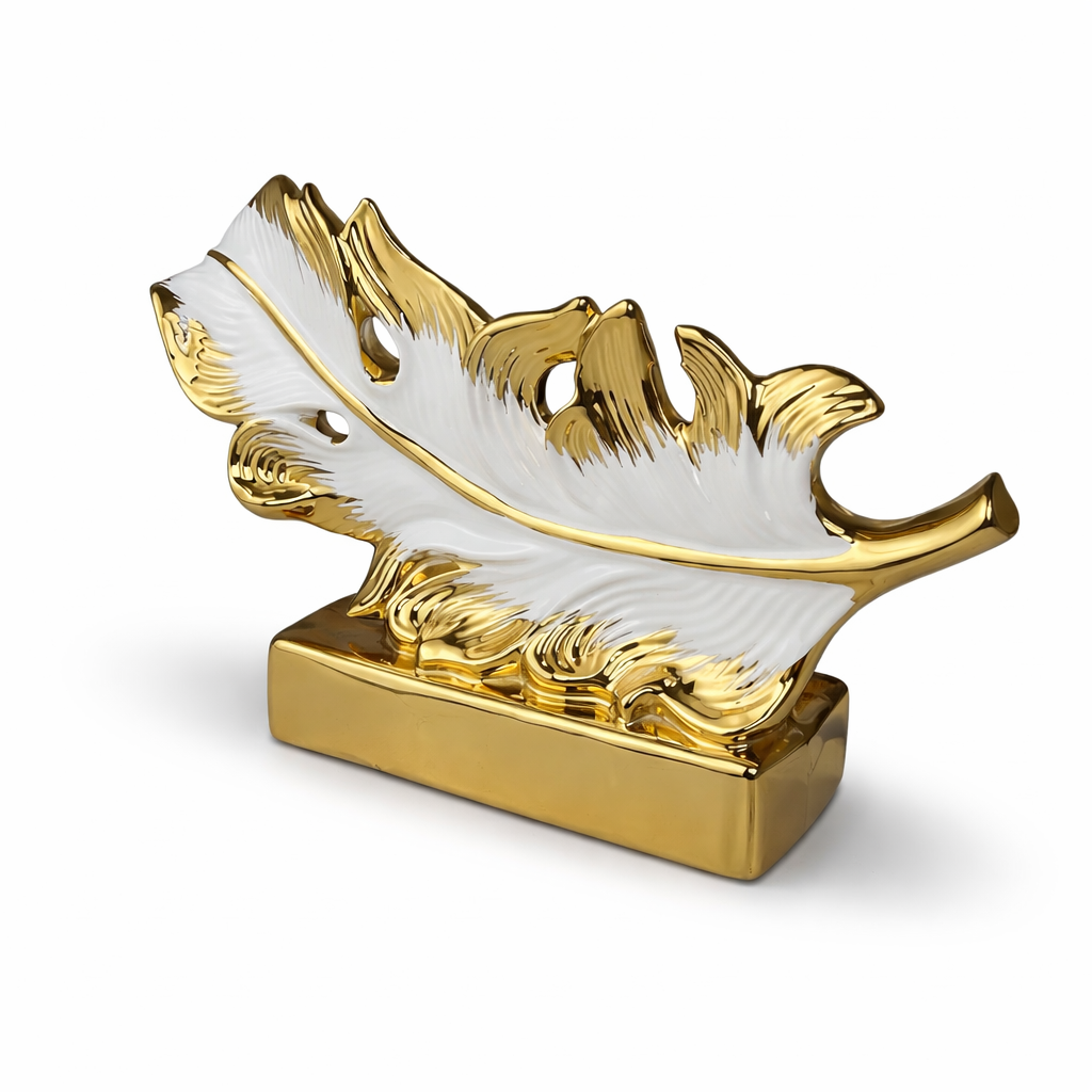Escultura Decorativa Pena Branca com Base Dourada em Cerâmica